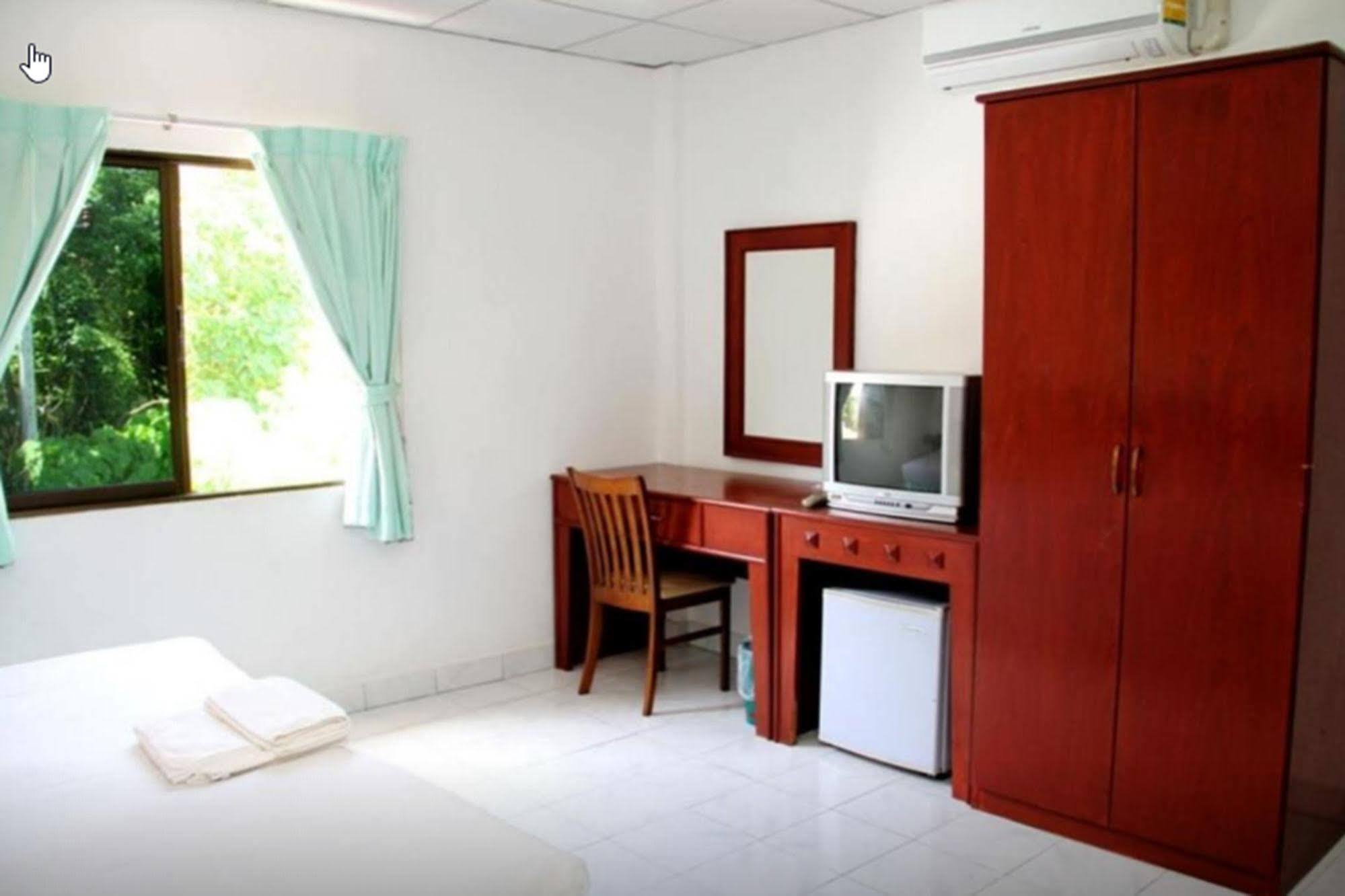 Welcome Inn Hotel @ Karon Beach. Single Room From Only 500 Baht Пхукет Экстерьер фото