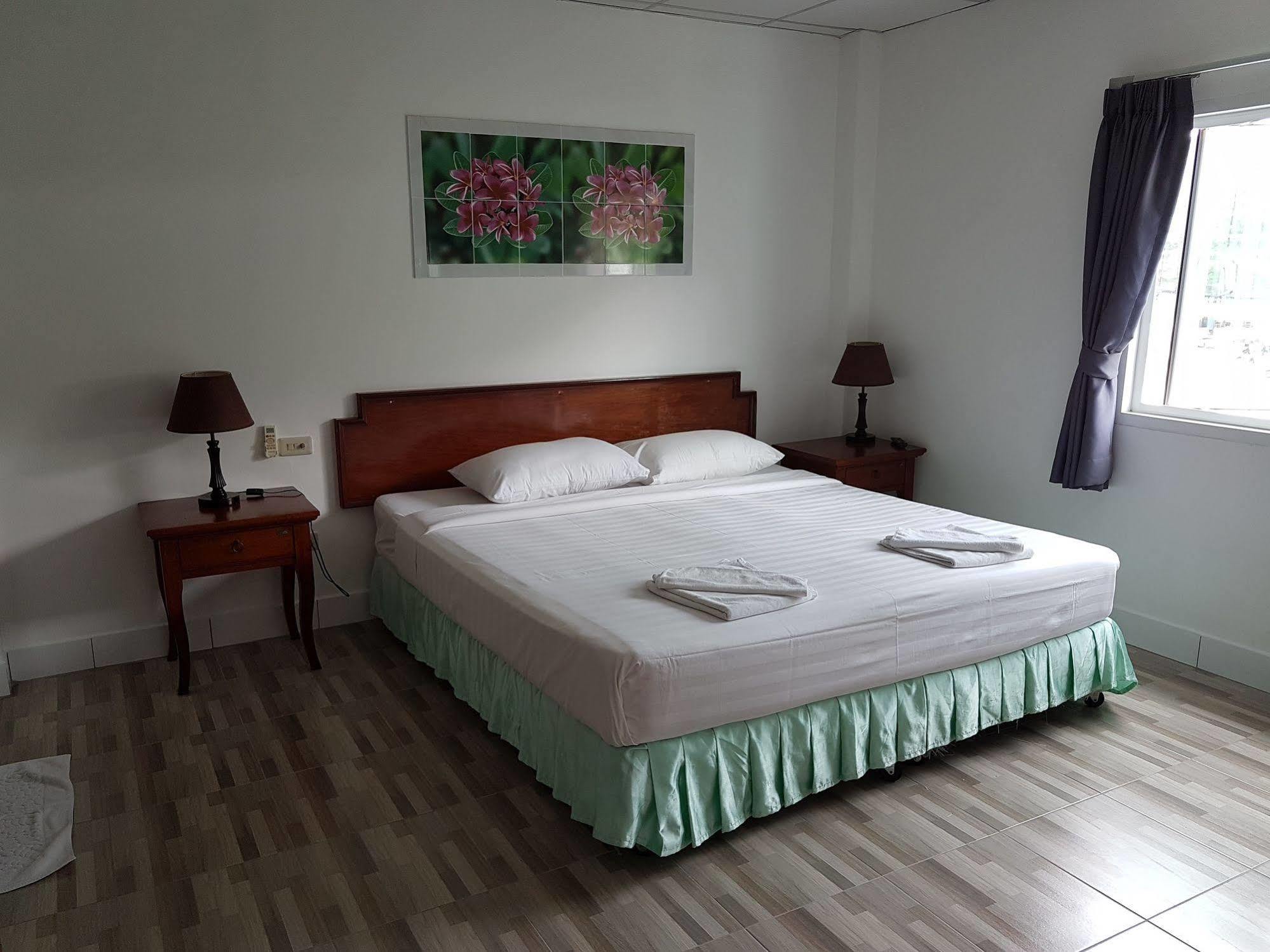 Welcome Inn Hotel @ Karon Beach. Single Room From Only 500 Baht Пхукет Экстерьер фото