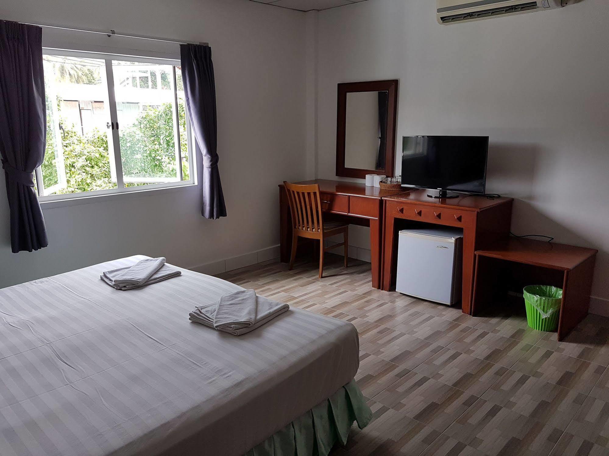 Welcome Inn Hotel @ Karon Beach. Single Room From Only 500 Baht Пхукет Экстерьер фото