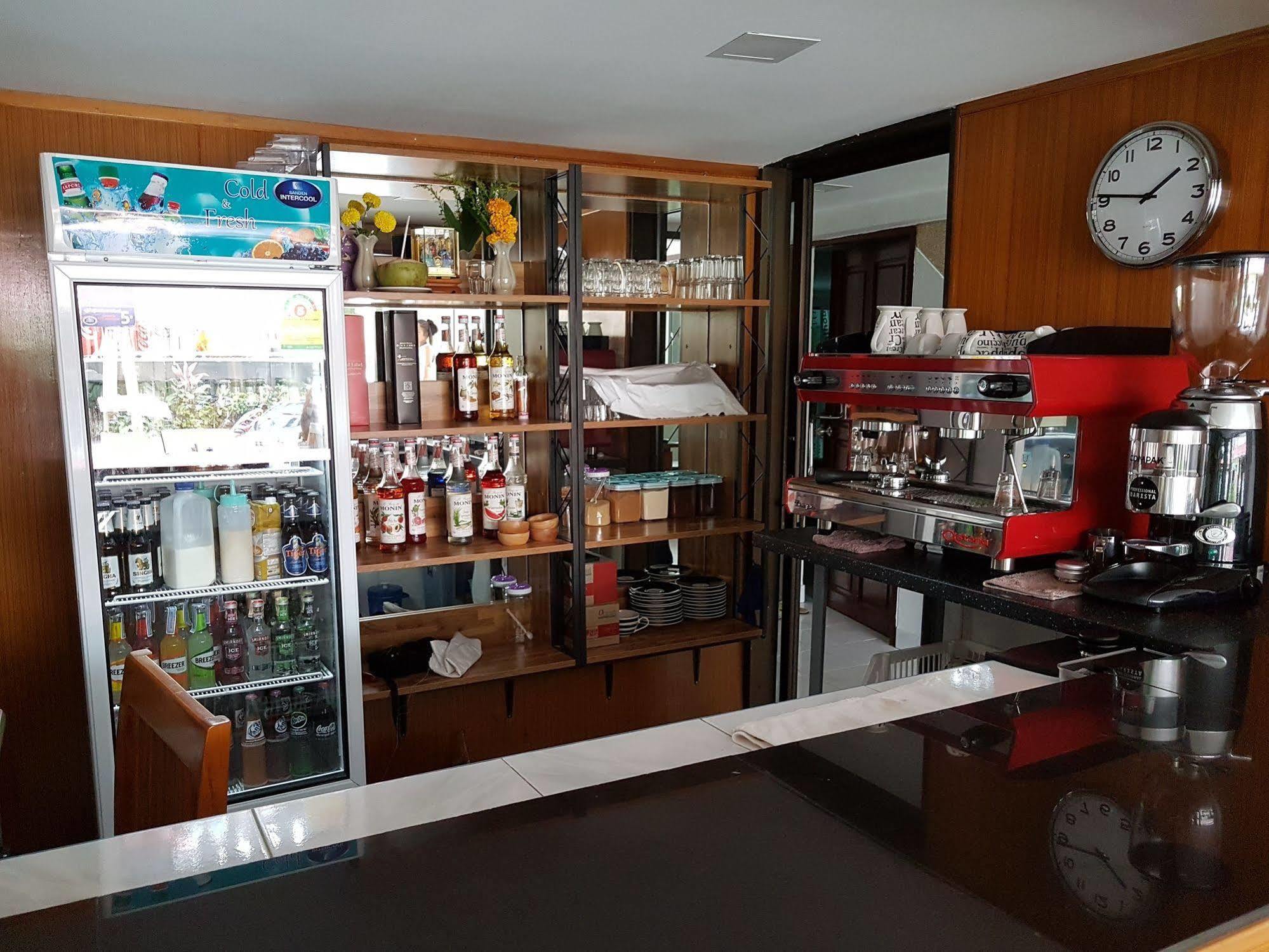 Welcome Inn Hotel @ Karon Beach. Single Room From Only 500 Baht Пхукет Экстерьер фото