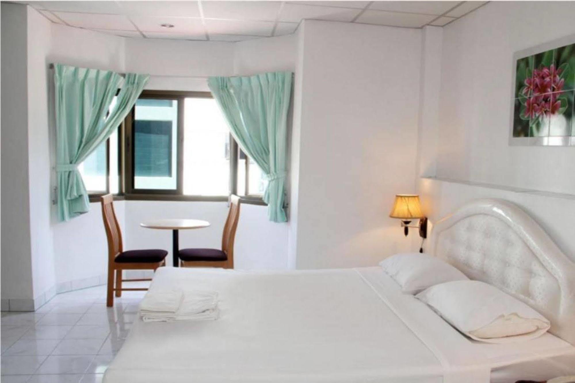 Welcome Inn Hotel @ Karon Beach. Single Room From Only 500 Baht Пхукет Экстерьер фото